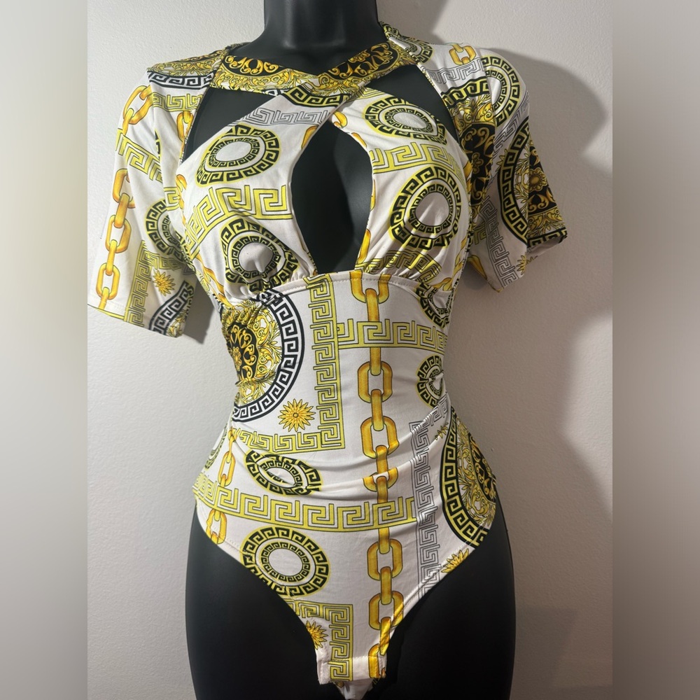 Stylish Women's Gold and Black Patterned Top